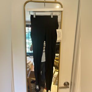 Lululemon Fast and Free HR 25"  Women’s Leggings Size 2 Black Brand New Tights